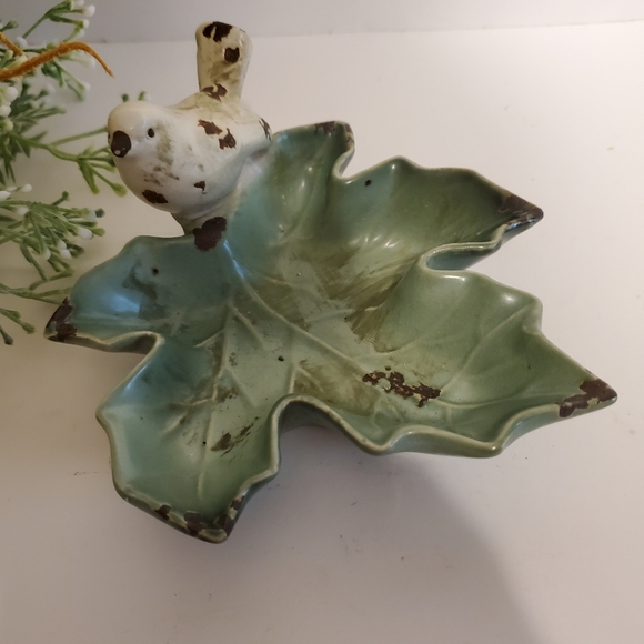 unknown Other - Ceramic leaf tray with little white bird Farmhouse rustic primitive cottagecore